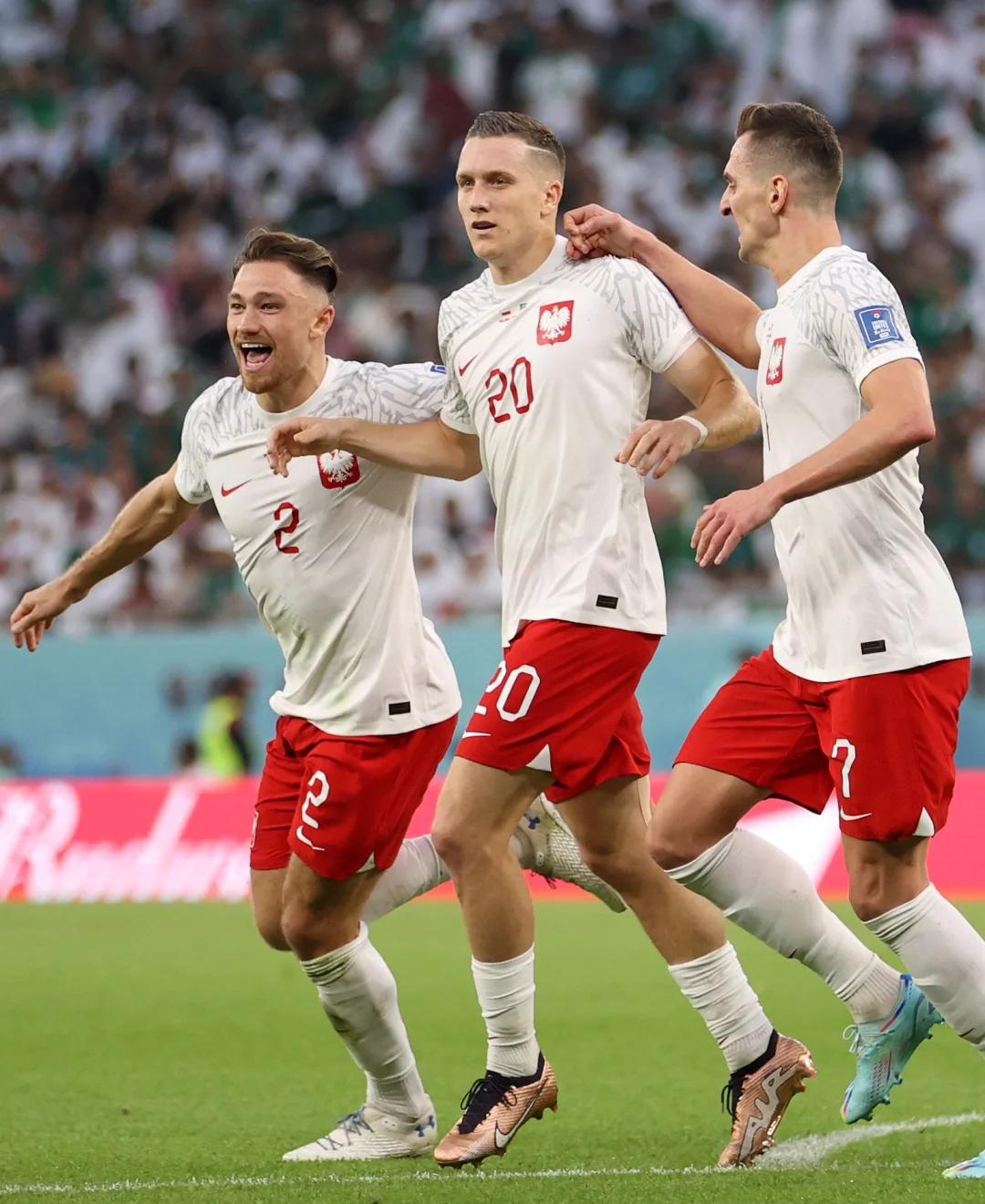 包含莱万多夫斯基与70激战西班牙队分钟，晋级下一阶段胜负难料！，字母哥焦点对战全场沸腾不已的词条-九游体育官方网站